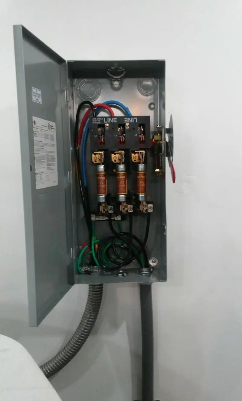 Three-phase disconnect switch installed for Smoke Detector Installation in Hyrum